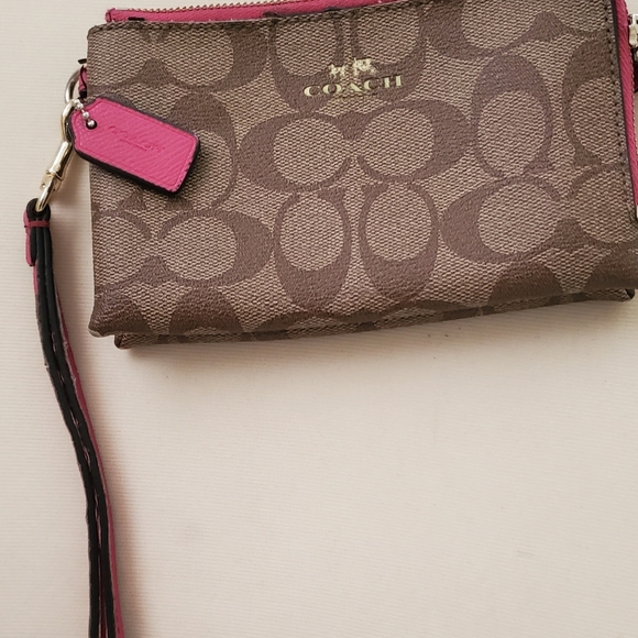 Coach Handbags - Coach Wristlet used fashion coach wallet simple.